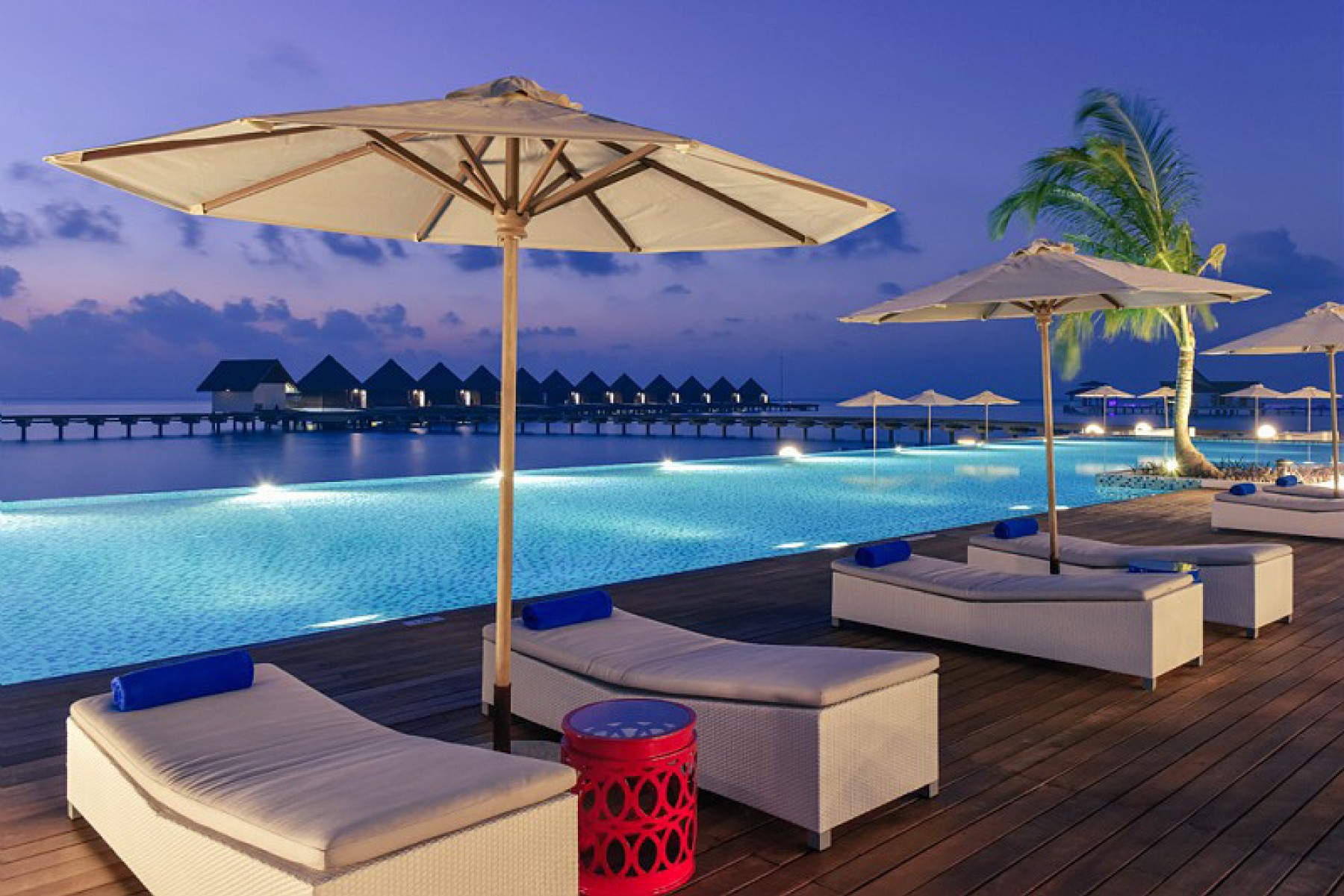 Mercure Maldives Kooddoo Resort